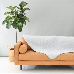 Kyte Baby New Unopened Quilted Blanket in Storm